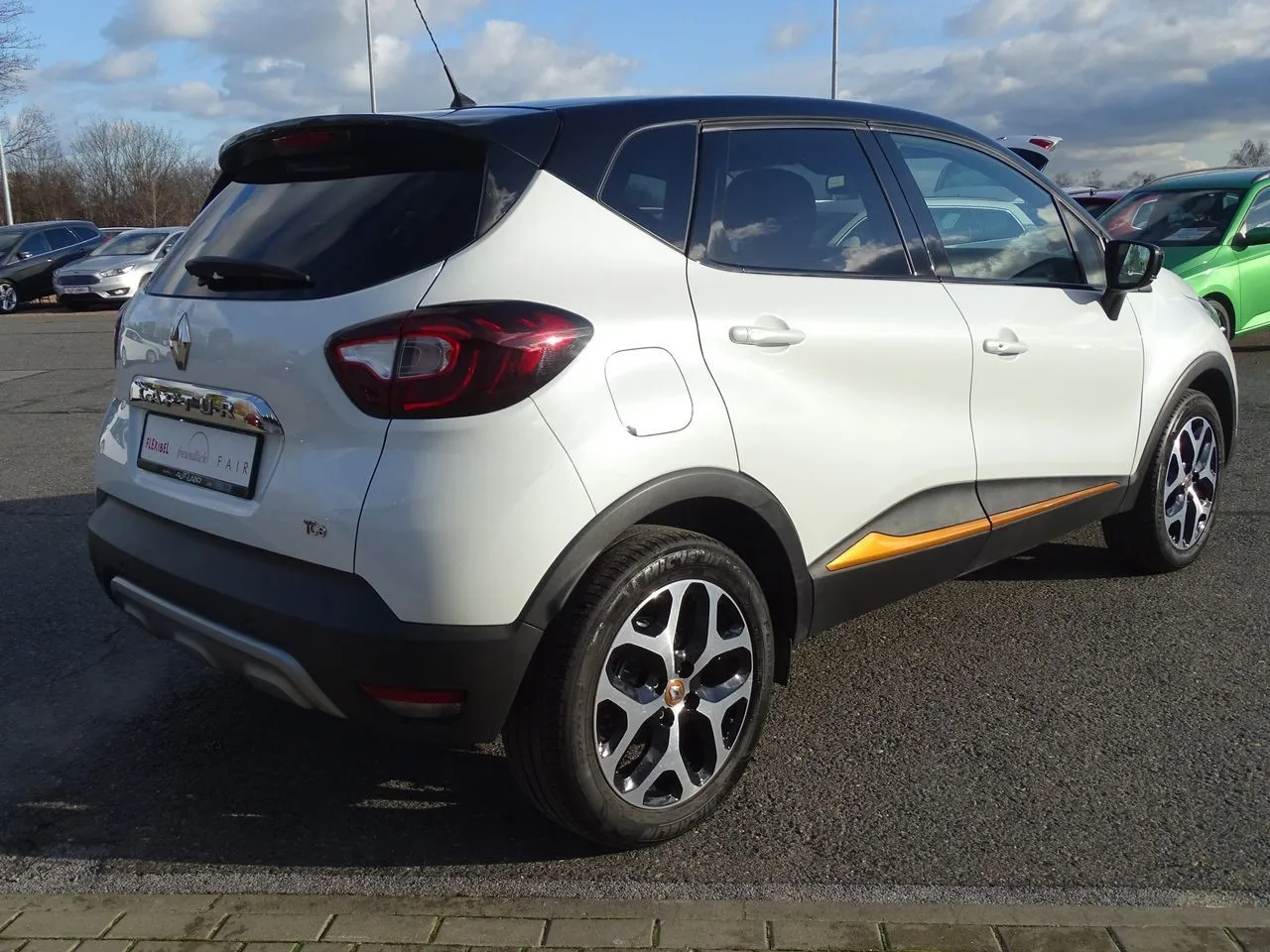 Renault Captur 1.2 TCe 120 Intens...  Image 4