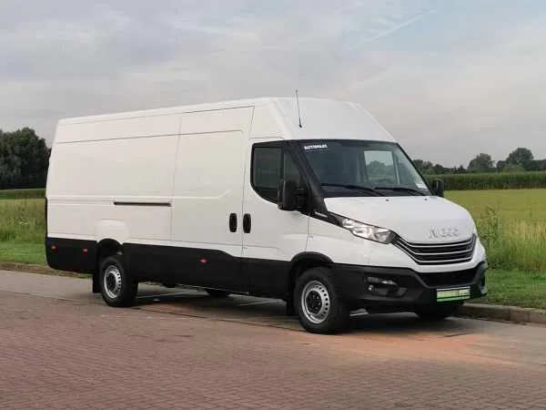 Iveco Daily 35S18 L4H2 Maxi 3.0L Image 4