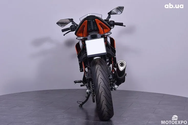 KTM RC125 Image 5